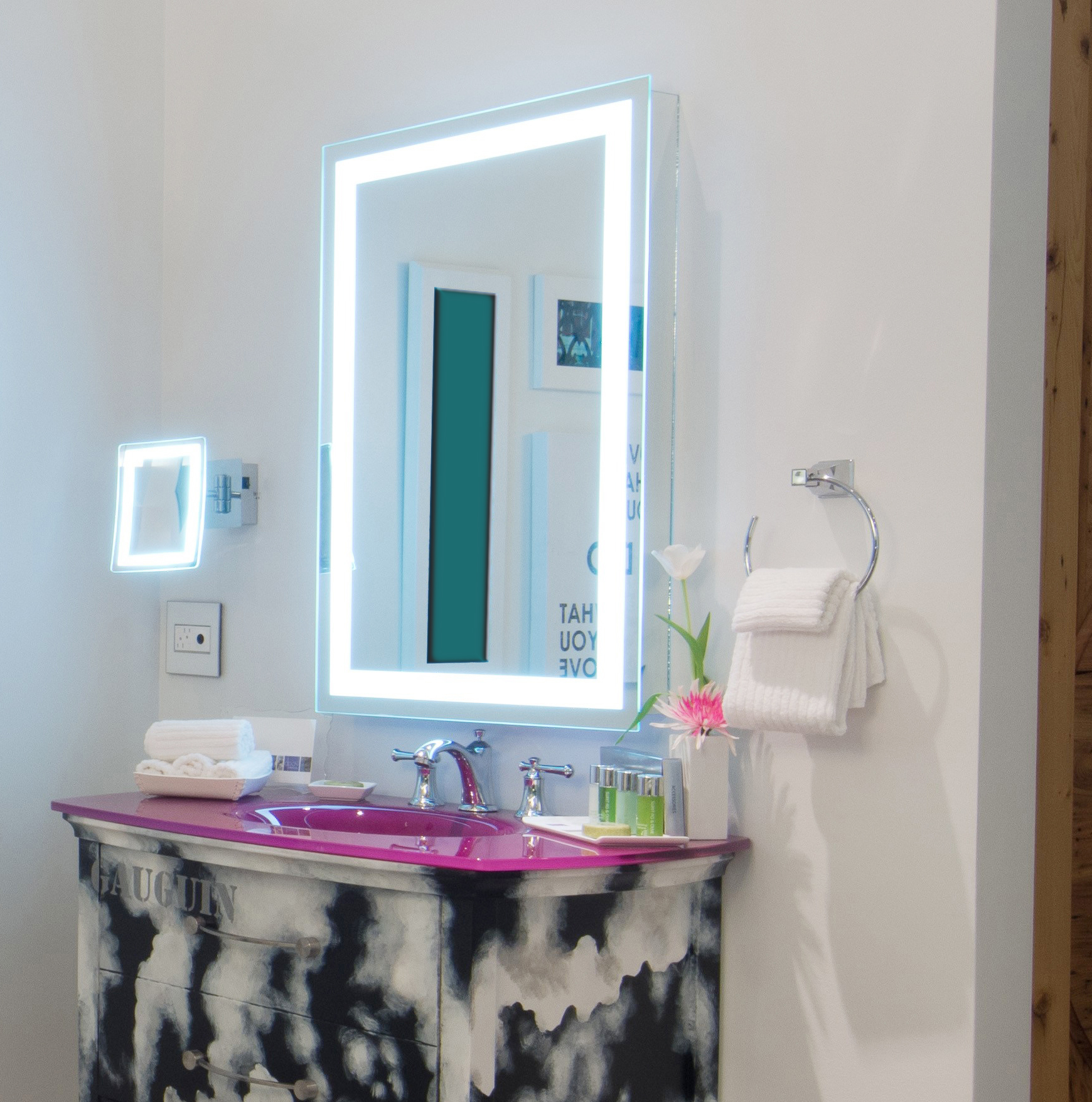 Mirrors as room jewelry